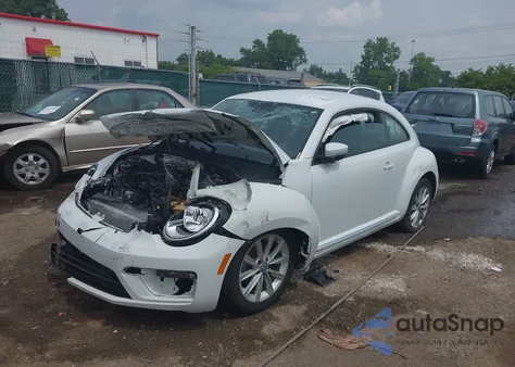 2018 Volkswagen Beetle S/Coast из США, поврежденный, VIN 3VWFD7ATXJM710356
